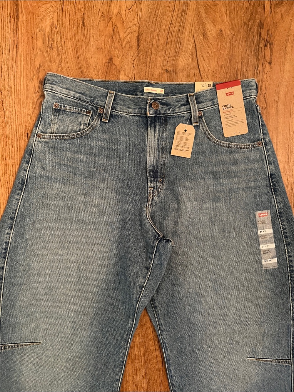 NWT Levi’s Cinch Barrel Jeans - Picture 6 of 16